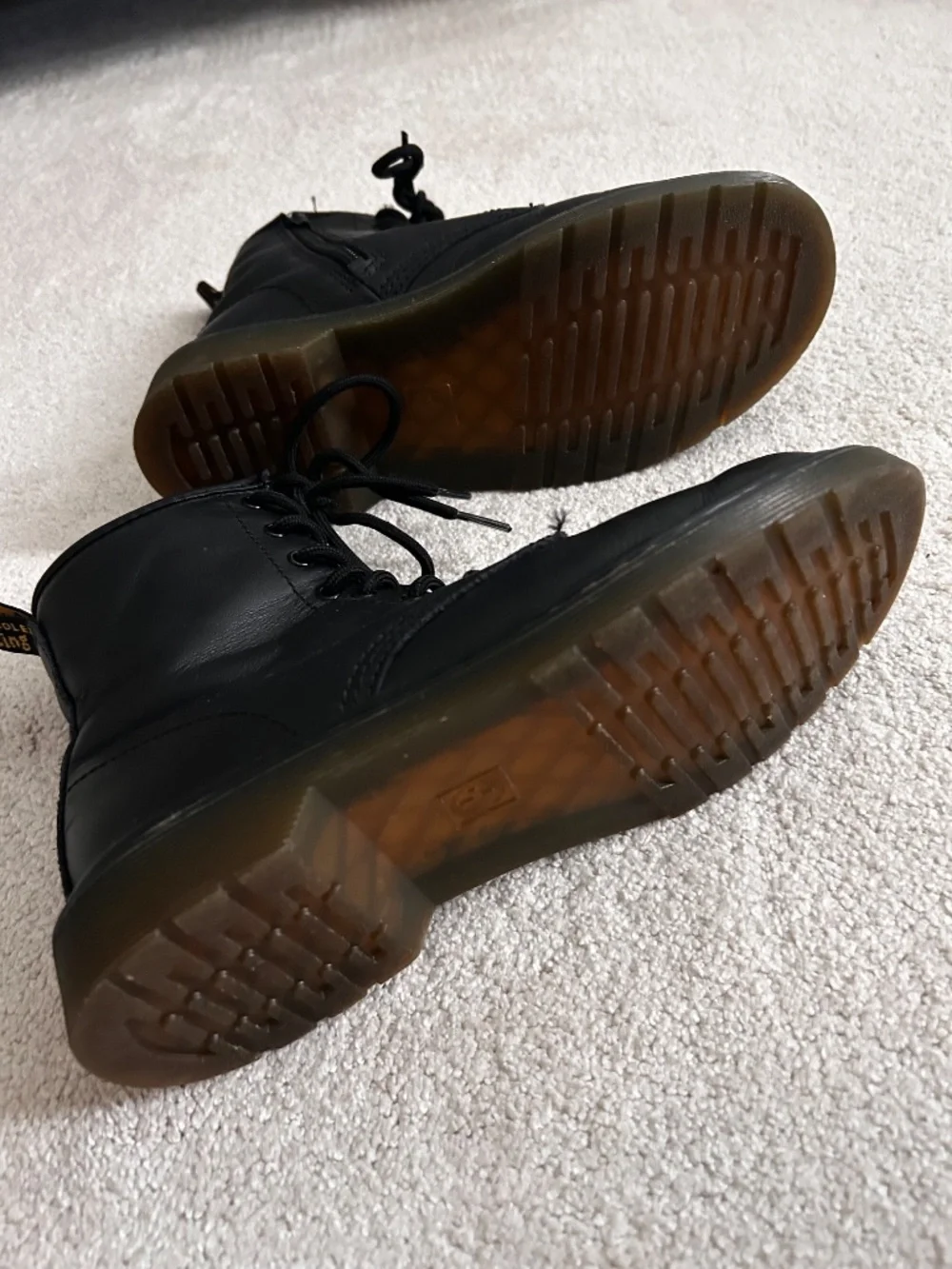 Dr. Martens zip size US ladies 6 or EU 37